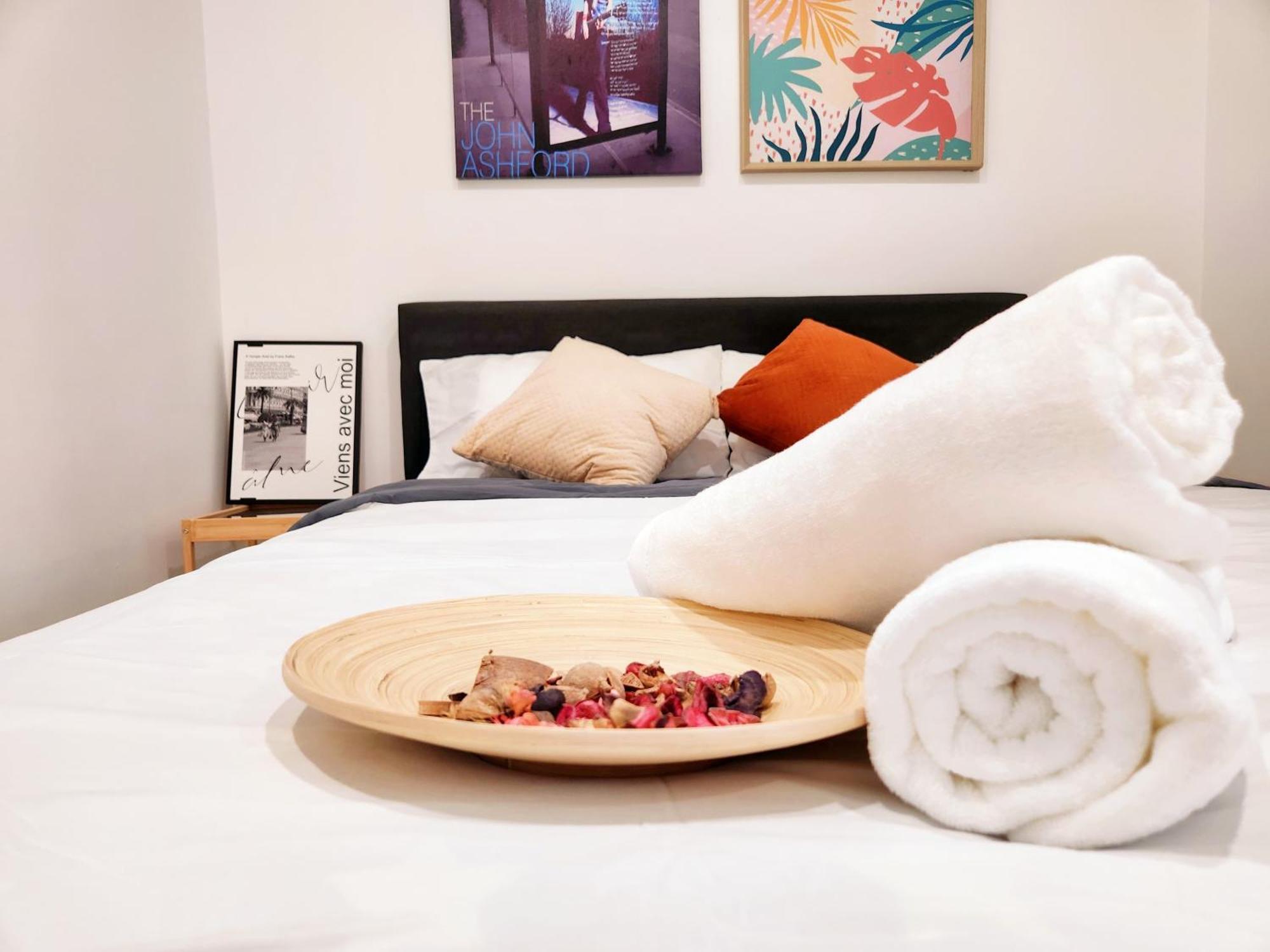 Arcoris Soho By Westay Hosting Apartemen